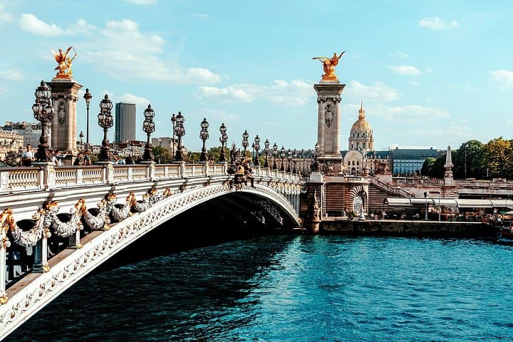 Rouen Shore Excursion: Private Day Trip to Paris