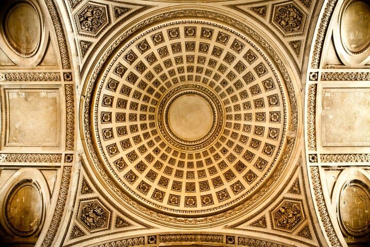 Latin Quarter Guided Tour with Panthéon Entry