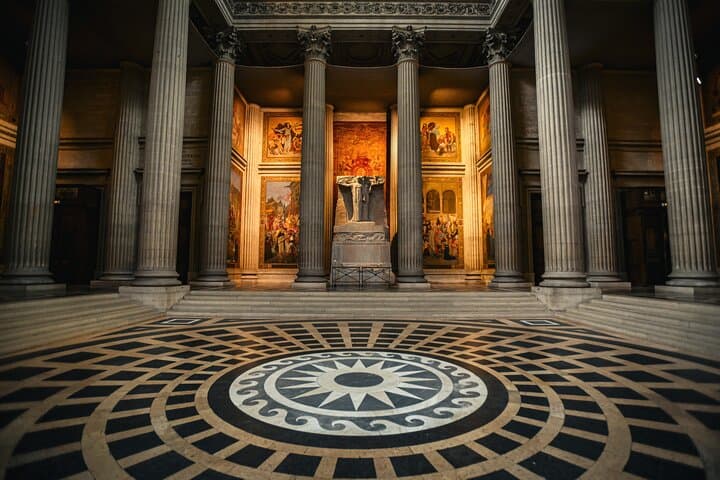 Latin Quarter Guided Tour with Panthéon Entry