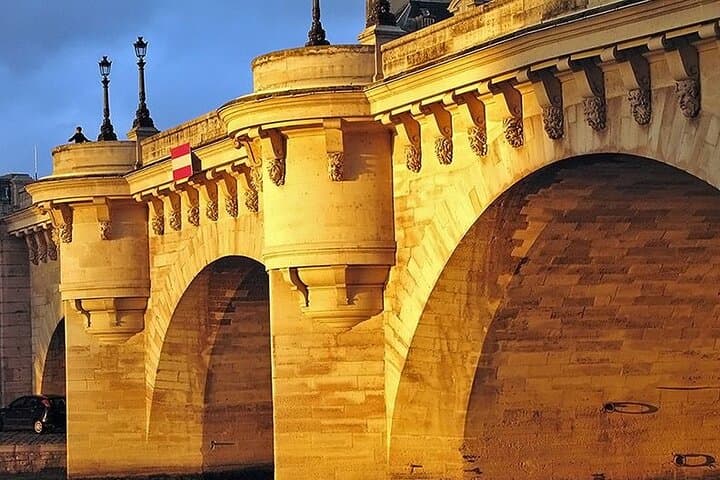 Paris Walking Tour , Historical Sites .Small Groups