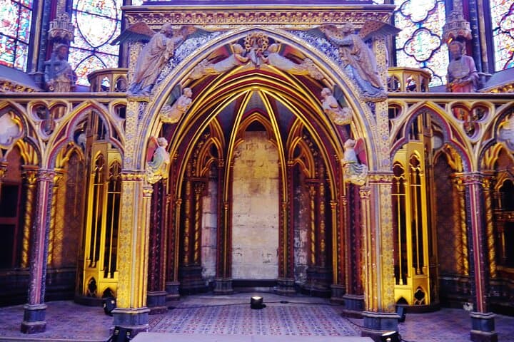 Notre Dame Cathedral Outdoor Tour with optional Sainte Chapelle