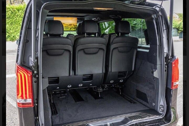 Private Transfer CDG to Disneyland via Sedan or Van