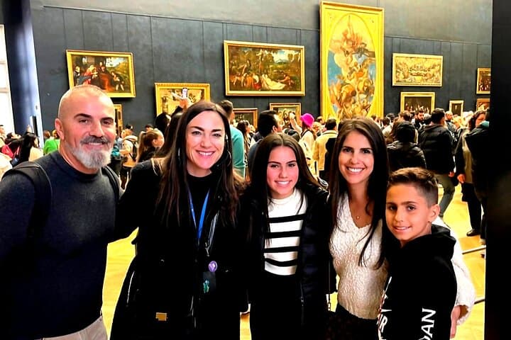 Family Friendly Louvre Museum Private Guided Tour