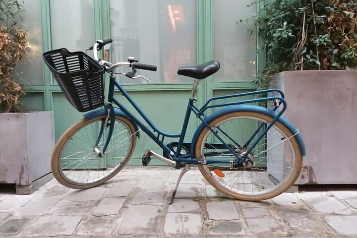 Paris Bike Rental in Le Marais City Center