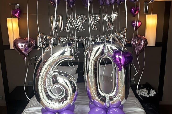 DECORATED ROOM FOR BIRTHDAY 4 BALLOONS WITH HELIUM PLUS AGE NUMBER CEILING BALLOONS AND FLOOR BALLOONS