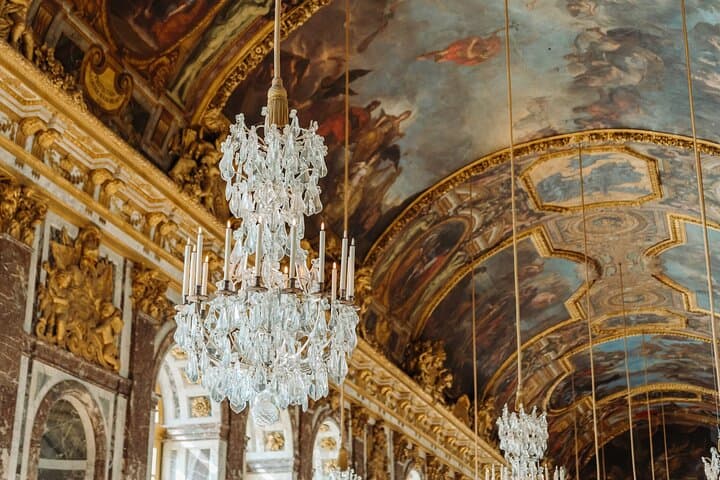 Paris to Versailles Small Group & Garden Access