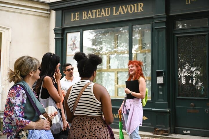 Montmartre Walking Tour with Secret Tales, Views & Croissant