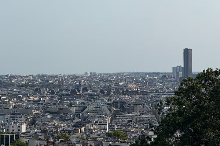 Montmartre and Sacré Coeur with Moulin Rouge Outdoor Tour