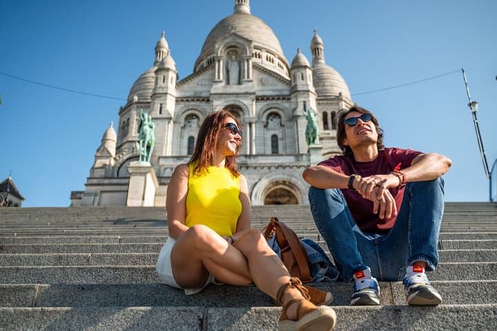 Paris in a Day: Louvre Tour + Guided Montmartre & City Walks