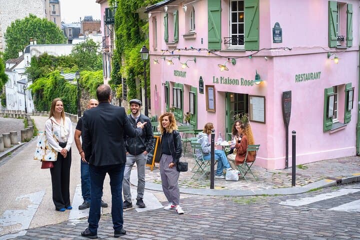 Montmartre Guided Walking Tour: Famous Artists and Cabarets