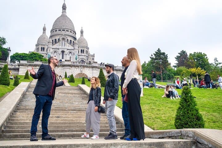 Paris Montmartre Free Walking Tour in English