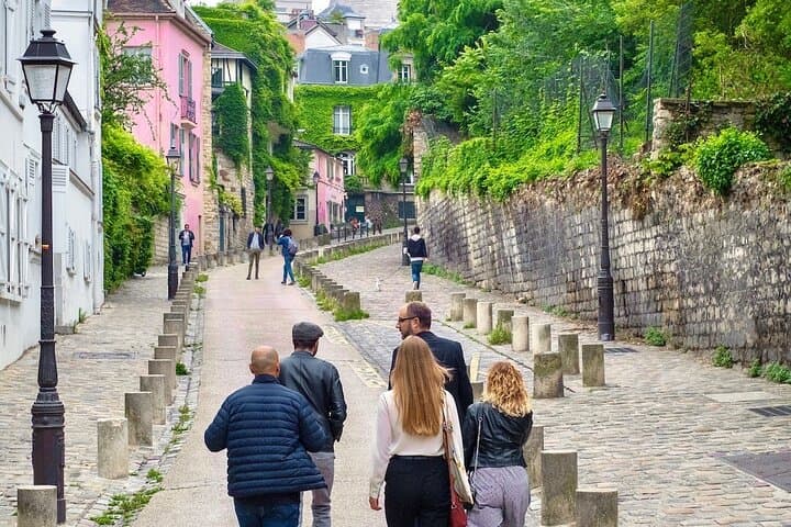 Paris Montmartre Free Walking Tour in English
