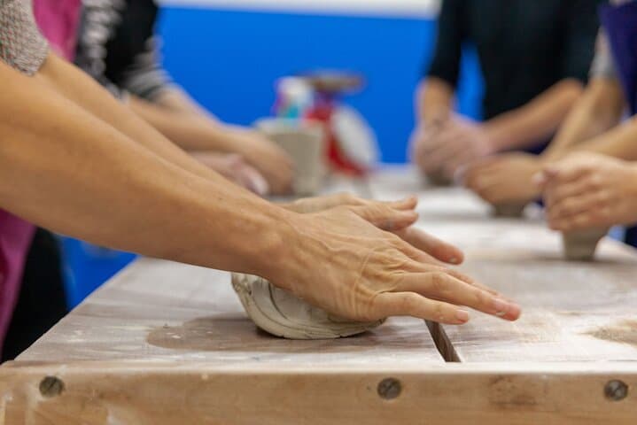 Introduction to Filming EN Ceramic Pottery in Paris