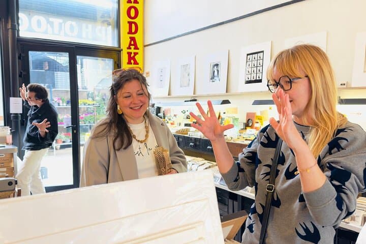 Unconventional Paris: Marais Art Galleries &Graffiti Walking Tour