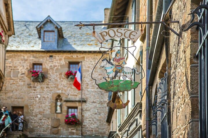 Mont Saint Michel and Loire Valley Castles 2 Days Guided Trip