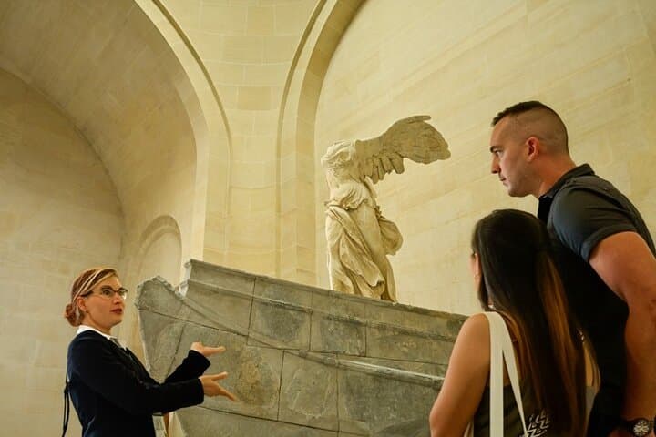 Louvre Museum Access Guided Tour with Mona Lisa