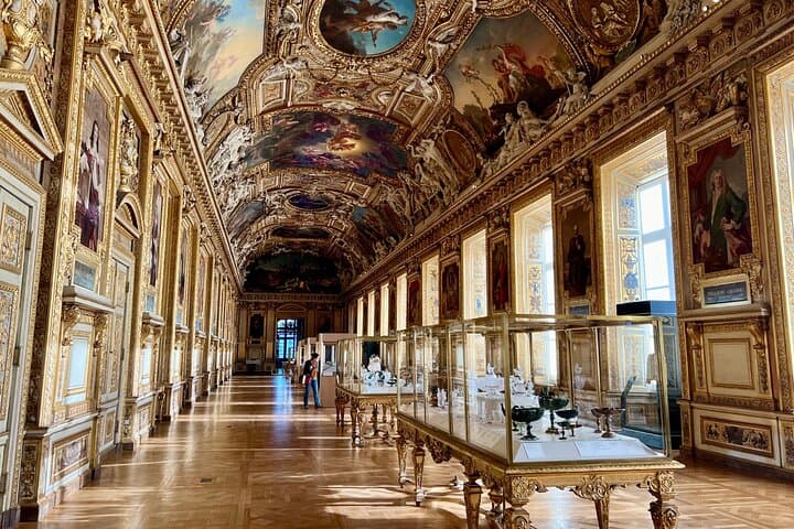 Private Family Louvre Tour for Kids with Interactive Activities