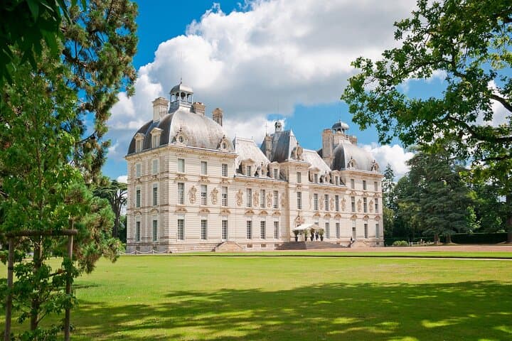 Private Day Trip to the Châteaux DE la Loire