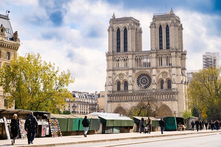 Private Walking Tour - Trace Medieval Paris with a local
