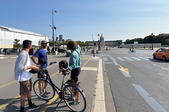 Paris: Bike or eBike Tour, Top Sights & Local Insights