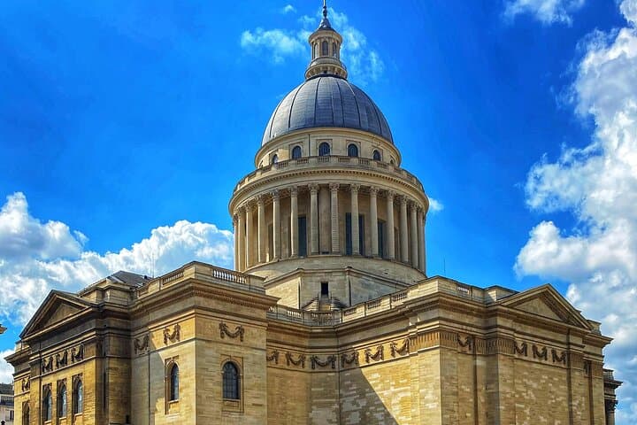 Private Walking Tour - Trace Medieval Paris with a local