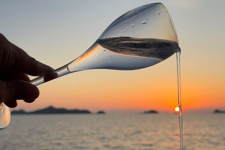 Catamaran Cruise - Bloodthirsty Islands Sunset