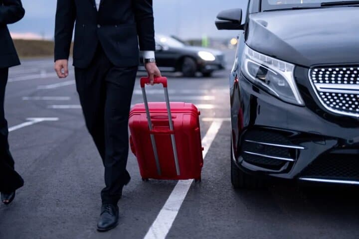 Private transfer from CDG or ORY airport to the city of Paris