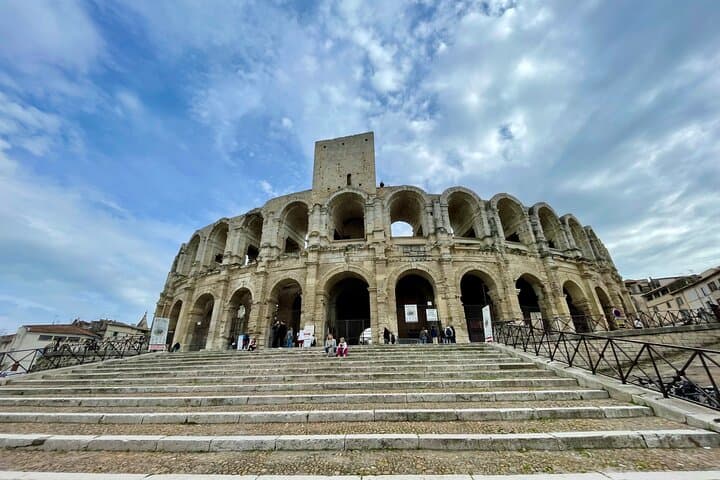 Provence Historical Tour: Arles, Pont du Gard and Avignon