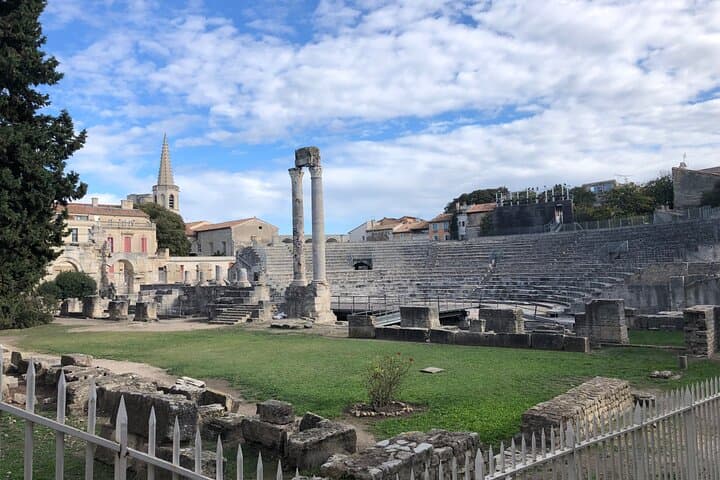 Provence Historical Tour: Arles, Pont du Gard and Avignon