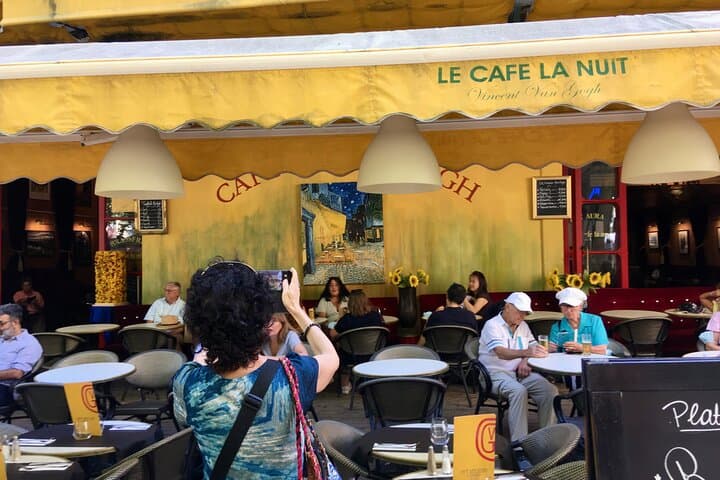 Provence Historical Tour: Arles, Pont du Gard and Avignon