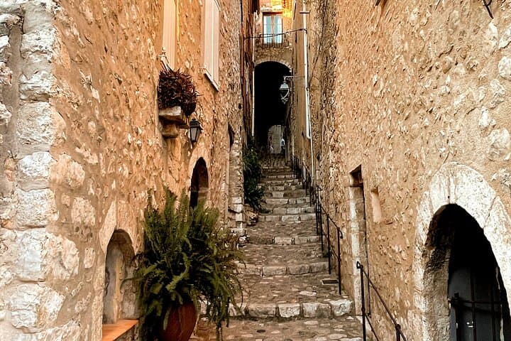 Cannes: Western French Riviera Semi-Private or Private Day Tour