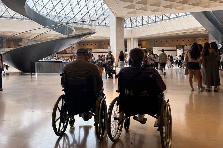 Louvre wheelchair friendly