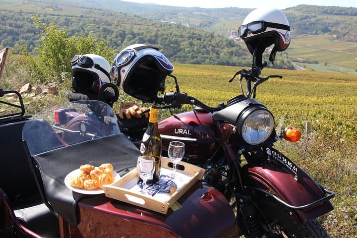 Vintage side car tour of the Burgundy region