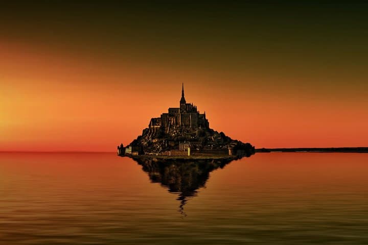 TOP Mont Saint-Michel : Private guided tour with your mobile