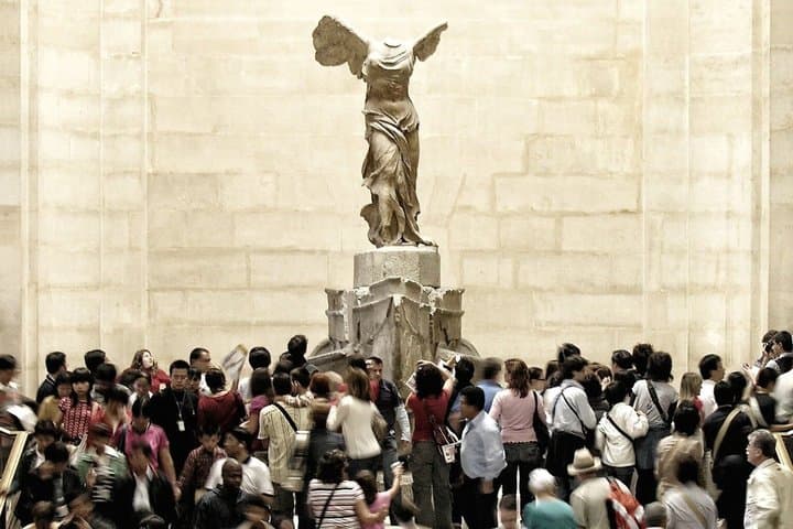 Louvre Museum Experience with Optional Macaron Tasting