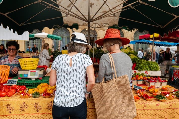 Luberon Market & Villages Day Trip from Aix-en-Provence