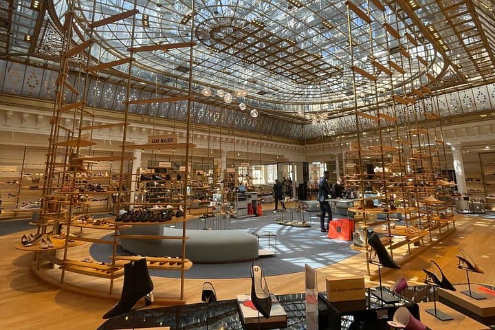 Private Paris Fashion and Shopping Experience Option with Car