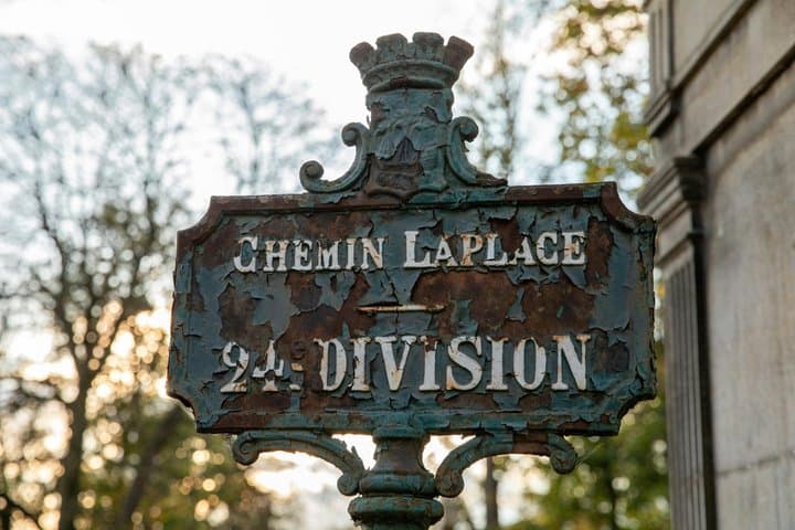 Père-Lachaise Secrets: Become a Cemetery Detective