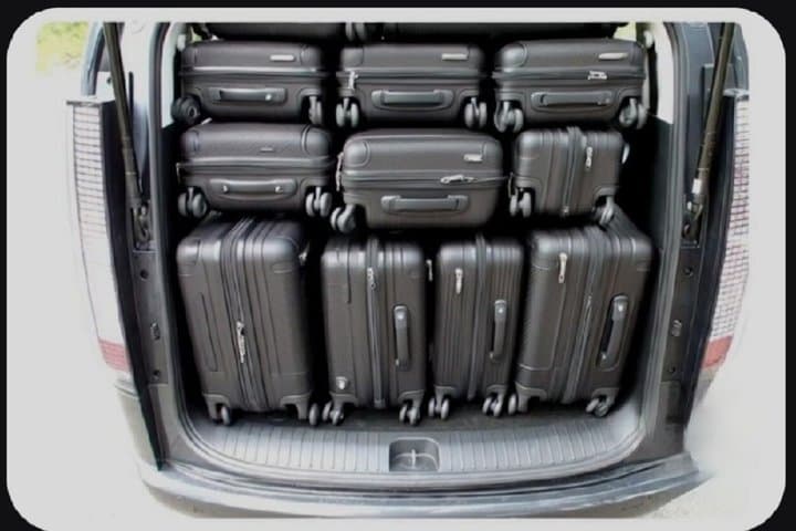 Private transfer EN VAN - DE Paris CDG Airport to Disneyland
