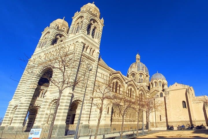 Guided Tour of Le Panier Discover France's Oldest District