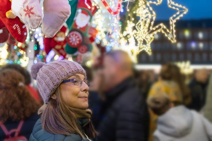 Nice: Private Christmas Cultural Walk of Festive Street & Markets