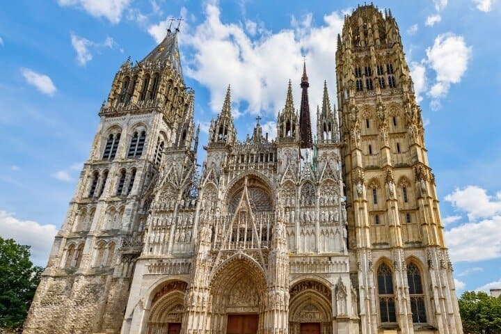 Rouen Old Town Self Guided Walking Tour with an App