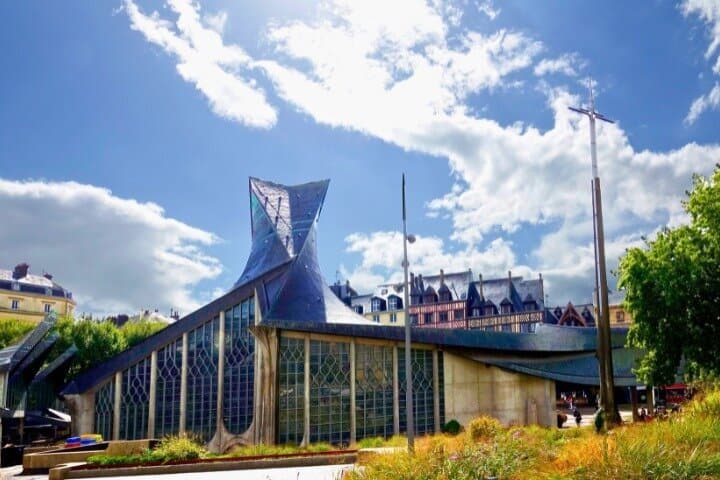 Rouen Old Town Self Guided Walking Tour with an App