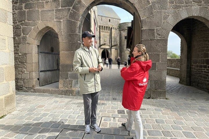 From Paris: Mont Saint-Michel Guided Day Trip with Entry