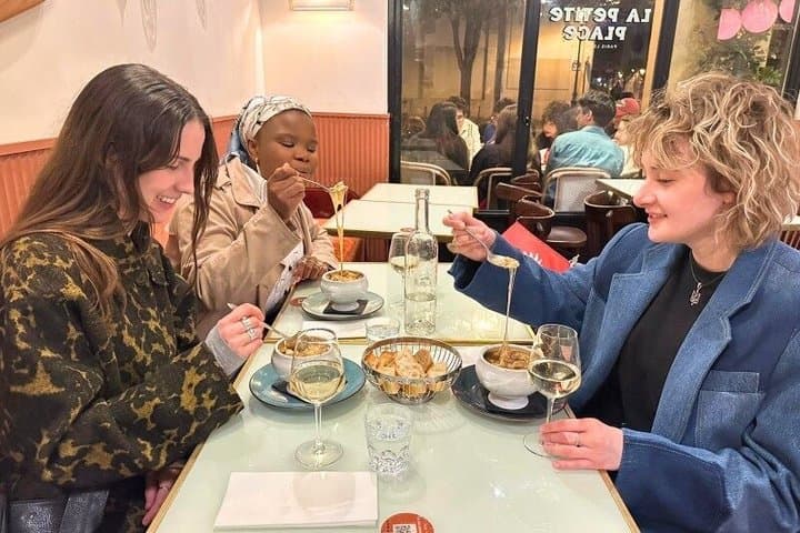 Paris Le Marais Food Tour with French Onion Soup, Cheese and Wine