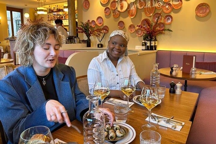 Paris Le Marais Food Tour with French Onion Soup, Cheese and Wine
