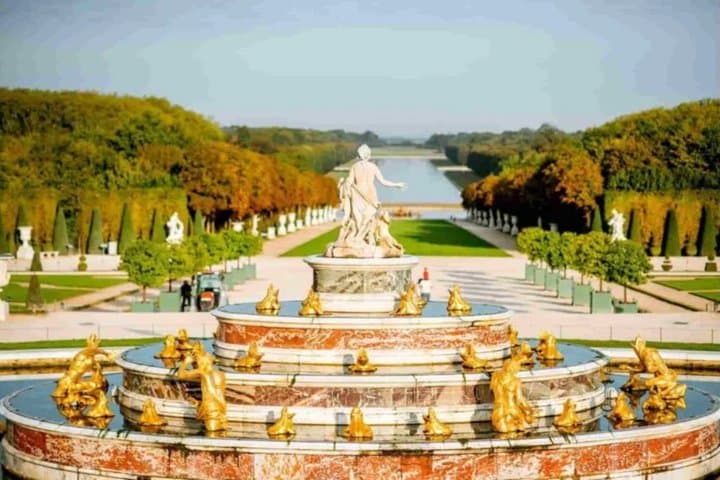 Private Tour of Versailles and Giverny Palace and Monets Gardens