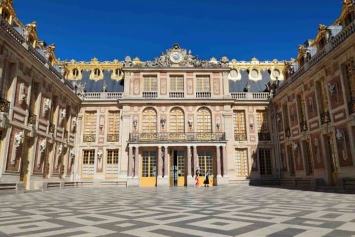 Private Tour of Versailles and Giverny Palace and Monets Gardens