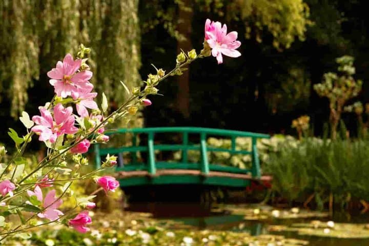 Private Tour of Versailles and Giverny Palace and Monets Gardens