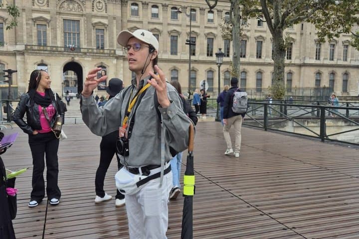 Paris Private First-Timers Tour: Iconic Landmarks & Crêpes